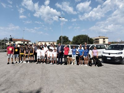 Consegnati sei pullmini dalla Fondazione CRTrieste: tra i beneficiari Arcobaleno, Servolana e Circolo Vela Muggia