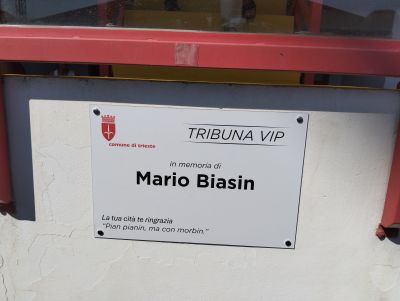 Intitolata a Mario Biasin la tribuna Vip dello stadio "Rocco"