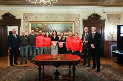 Premiata in Comune la Triestina Nuoto di tuffi per il successo nel Campionato Italiano femminile