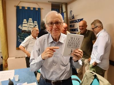 “Ma le stelle stavano davvero a guardare?” Aneddoti divertenti e riflessioni profonde nell'ultimo libro di Severino Baf