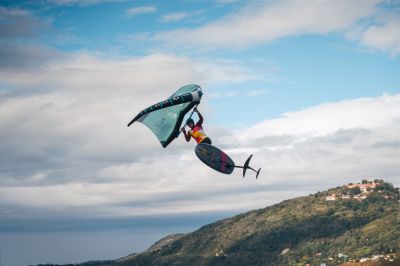 A Trieste nasce lo “SquadrON”, il nuovo team per la specialità del wing foil