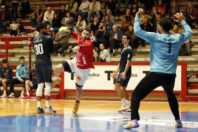 Trieste 1970, il pivot Bendjilali lascia la maglia biancorossa