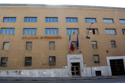 Il Comando provinciale della Gdf: "Possibili condotte di riciclaggio"