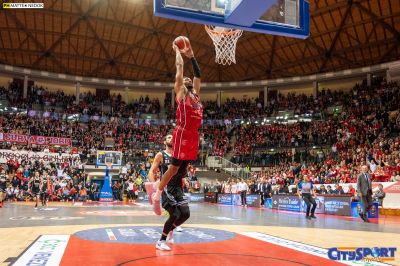 Trieste, sei bellissima! La Virtus Bologna cade a Valmaura nel finale