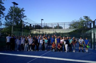L'Evinrude festeggia i 25 anni andando... dal padel alla brace