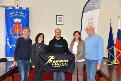 Alla Carsolina runner con un fiocco rosa contro la violenza sulle donne
